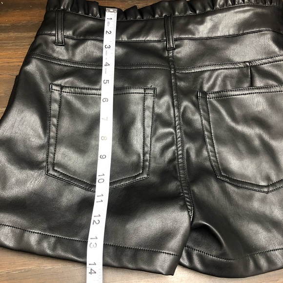 Ashley Mason Faux Leather Short Size 5 - Picture 7 of 10